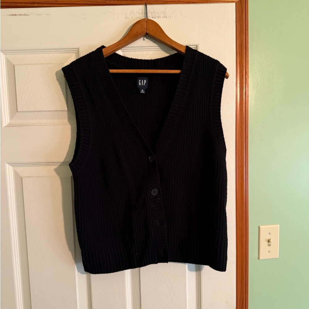 GAP Women's V-Neck Black Sweater Vest